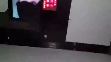 Married Guy First Time Going to the Glory Hole to Get Sucked on by Single Moms