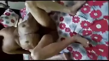 Indian big ass bhabhi flirts with hubby & friends mms