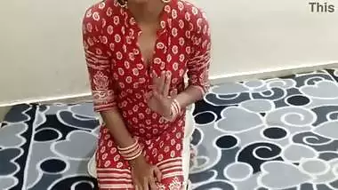 Desi Indian village bhabhi ne khula parlour officer ko Rishwat na Dene par aapni gaand marwai xxx Hd in Hindi audio