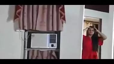 Amateur wife seducing her husband in the shower