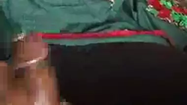 Indian maid daughter doing hand job.MOV