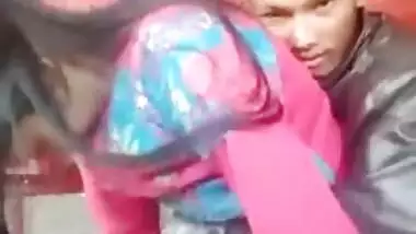 Indian lovers caught trying first sex outdoor in Desi mms video