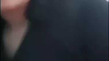 Beautiful girlfriend in maxi shows boobs viral video