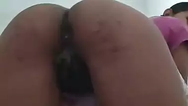 Desi nude girl shows her big ass on a cam