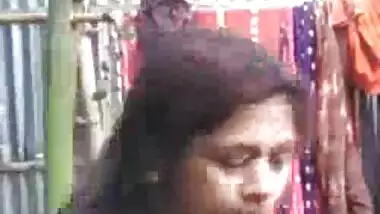 Hot Bengali Chick Showing Her Sexy Pussy