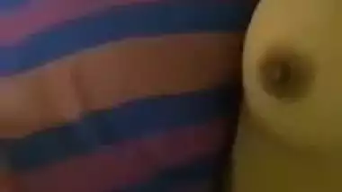 Man enjoys hardcore chudai of his 19-year-old GF