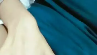Cute desi girl spreading pussy lips viral xxx
