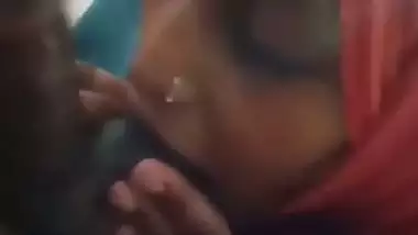Muslim lady eats her husband’s asshole in desi porn