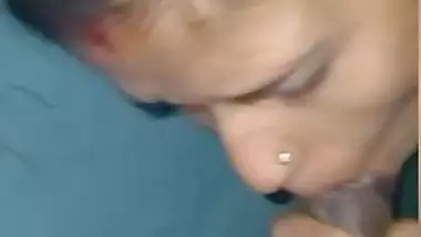 Lady sucks Indian big black dick in desi sex MMS