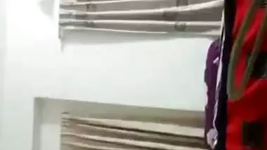 Fiery Bangladeshi girl poses all naked for private Desi XXX video