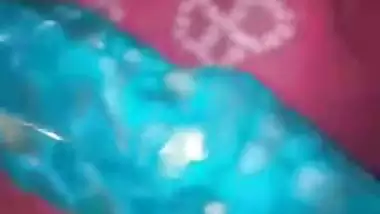 Dehati cum-hole porn clip of Dehati bhabhi exposing her pussy