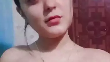 Cute hijab girl topless video making for lover