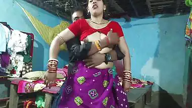 Village bhabhi Renuka sex affair Bengali homemade clip