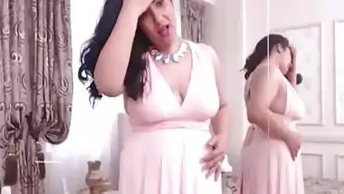 Beautiful Young Indian Hot Girl Fingers Her Hairy Pussy