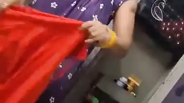 Desi mom dress change boobs show to horny son
