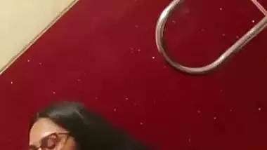 Chubby girl gives an outdoor blowjob in a cinema theatre