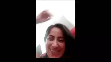Pakistani MILF nipple show selfie