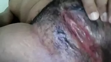 Naughty Desi girl showing her pussy hole